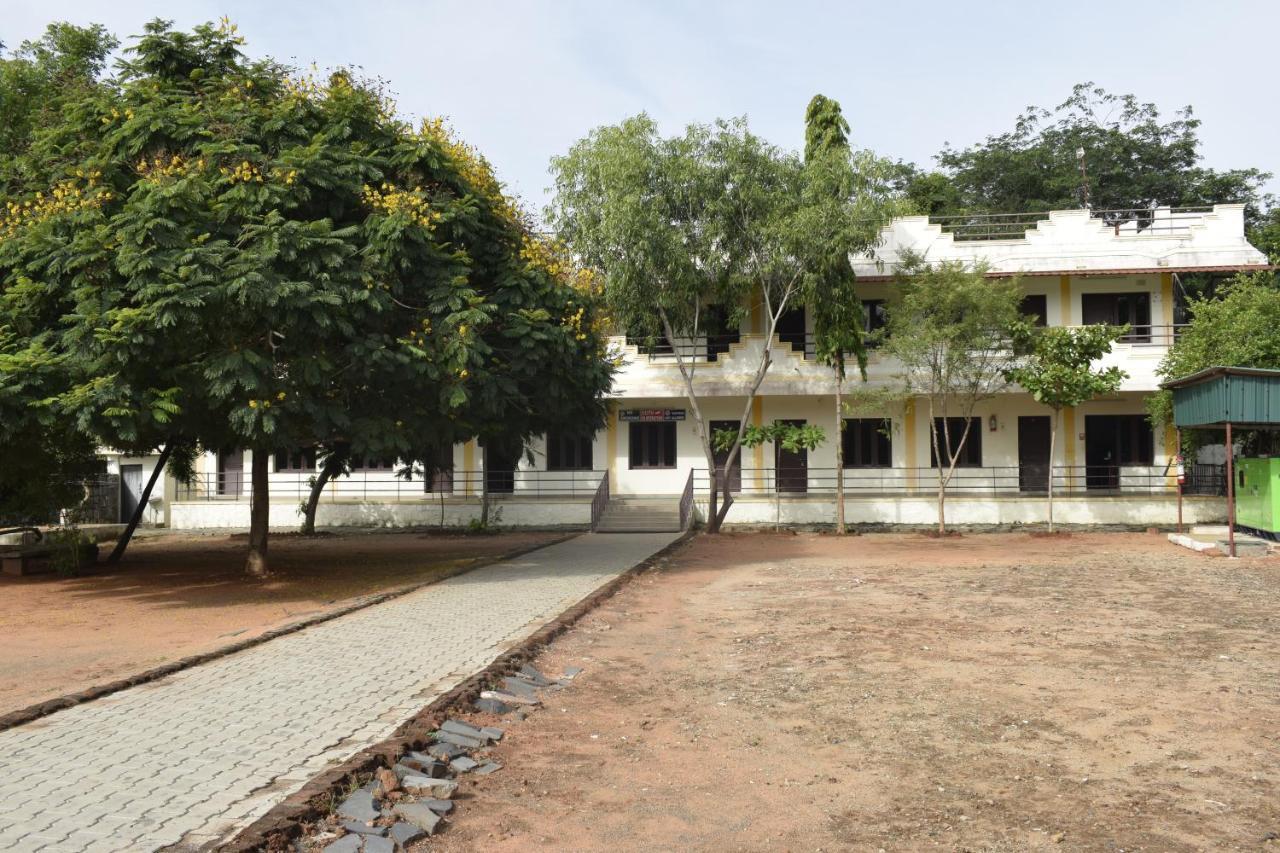 Отель Rani Residency Пондичерри Экстерьер фото